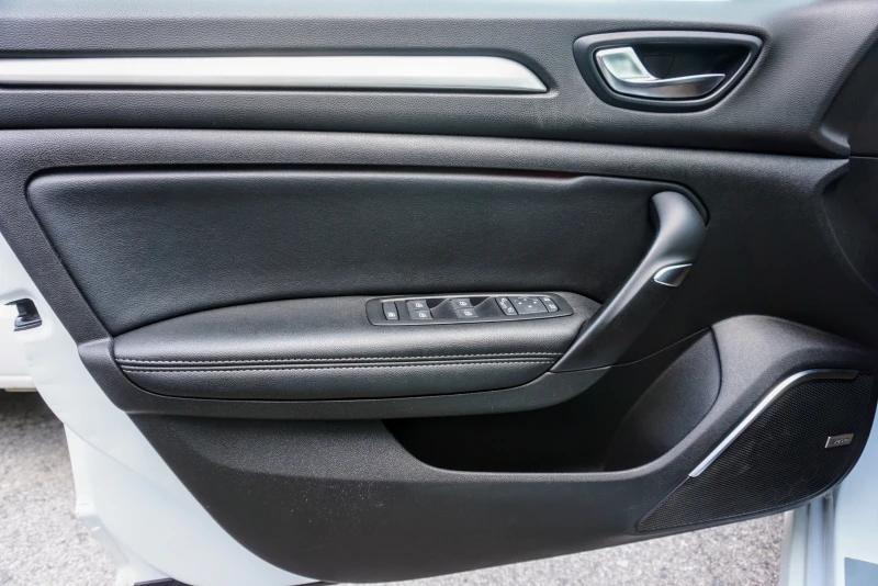 Renault Megane 1.5dCi BOSE SOUND SYSTEM, снимка 5 - Автомобили и джипове - 13572404