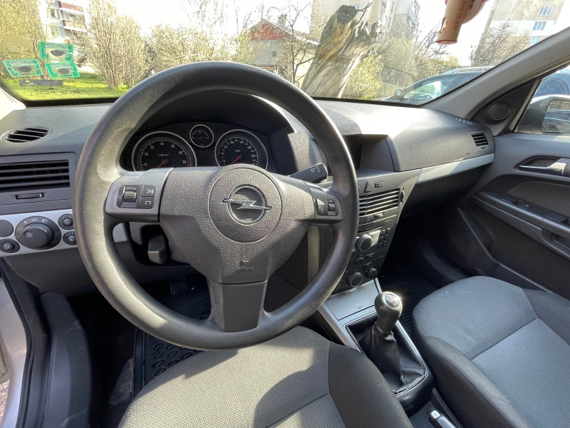 Opel Astra, снимка 10 - Автомобили и джипове - 45799544