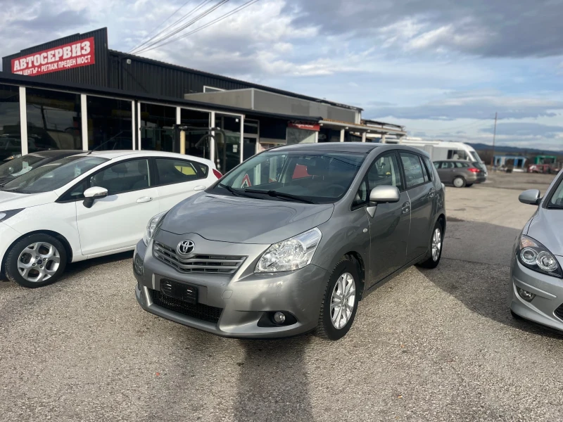 Toyota Verso 2.0D 7 местен евро 5а, снимка 1 - Автомобили и джипове - 47441860