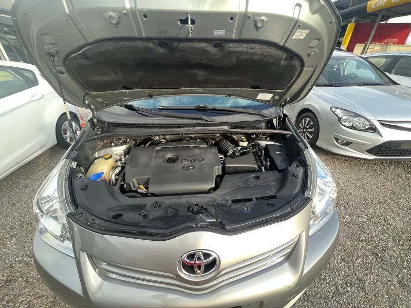 Toyota Verso 2.0D 7 местен евро 5а, снимка 16 - Автомобили и джипове - 47441860