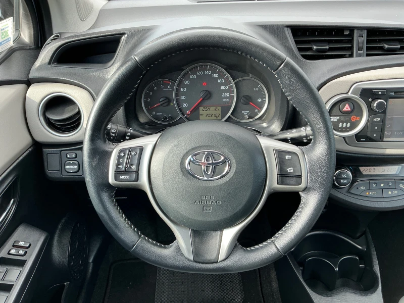 Toyota Yaris 1.4 D4D, снимка 9 - Автомобили и джипове - 49128235