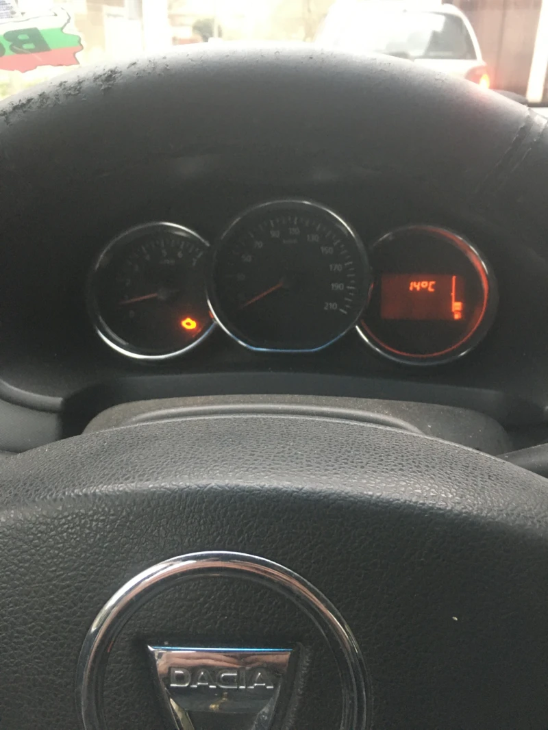 Dacia Sandero, снимка 7 - Автомобили и джипове - 52307745