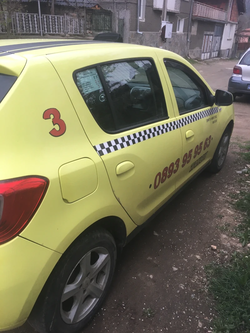 Dacia Sandero, снимка 4 - Автомобили и джипове - 52307745