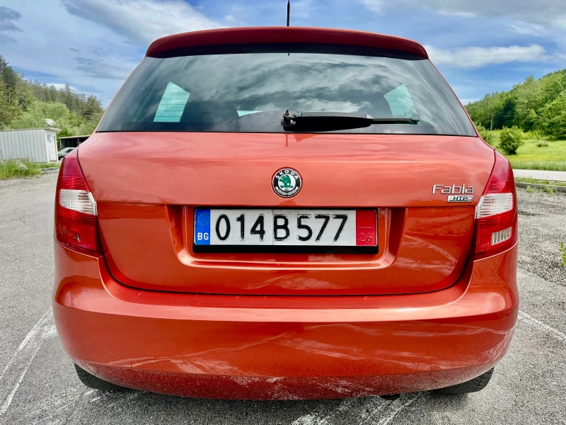 Skoda Fabia 1.2I* REALNI KM* KLIMA* UNIKAT* , снимка 4 - Автомобили и джипове - 50227989