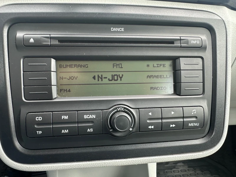 Skoda Fabia 1.2I* REALNI KM* KLIMA* UNIKAT* , снимка 13 - Автомобили и джипове - 50227989