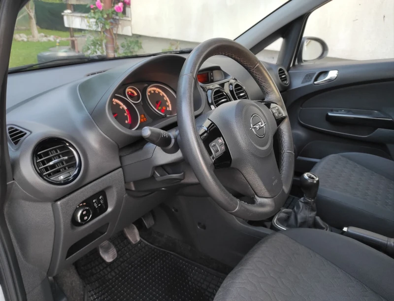 Opel Corsa /// BENZIN / GAS / EURO 5, снимка 6 - Автомобили и джипове - 52591430
