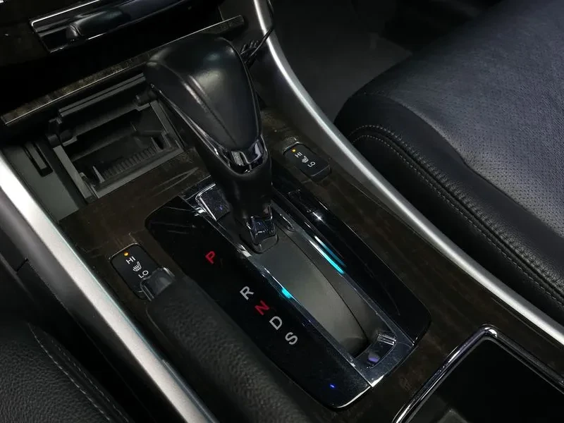 Honda Accord 3.5, снимка 9 - Автомобили и джипове - 54253565