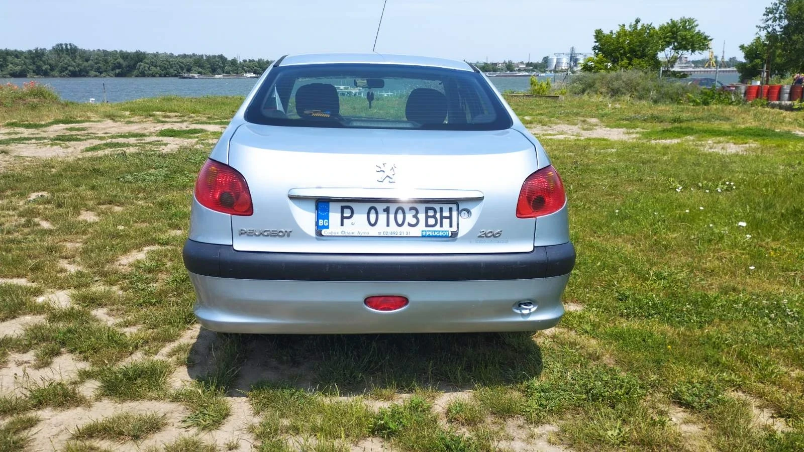 Peugeot 206 Седан - изображение 4