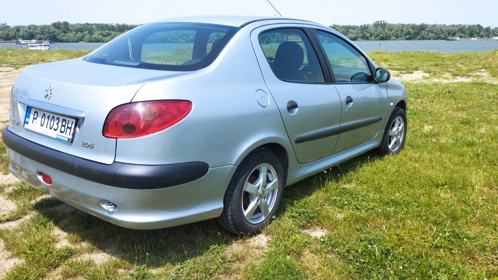 Peugeot 206 Седан - изображение 5