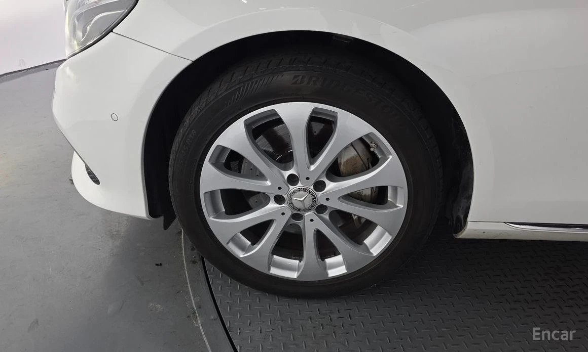 Mercedes-Benz E 220  - изображение 5