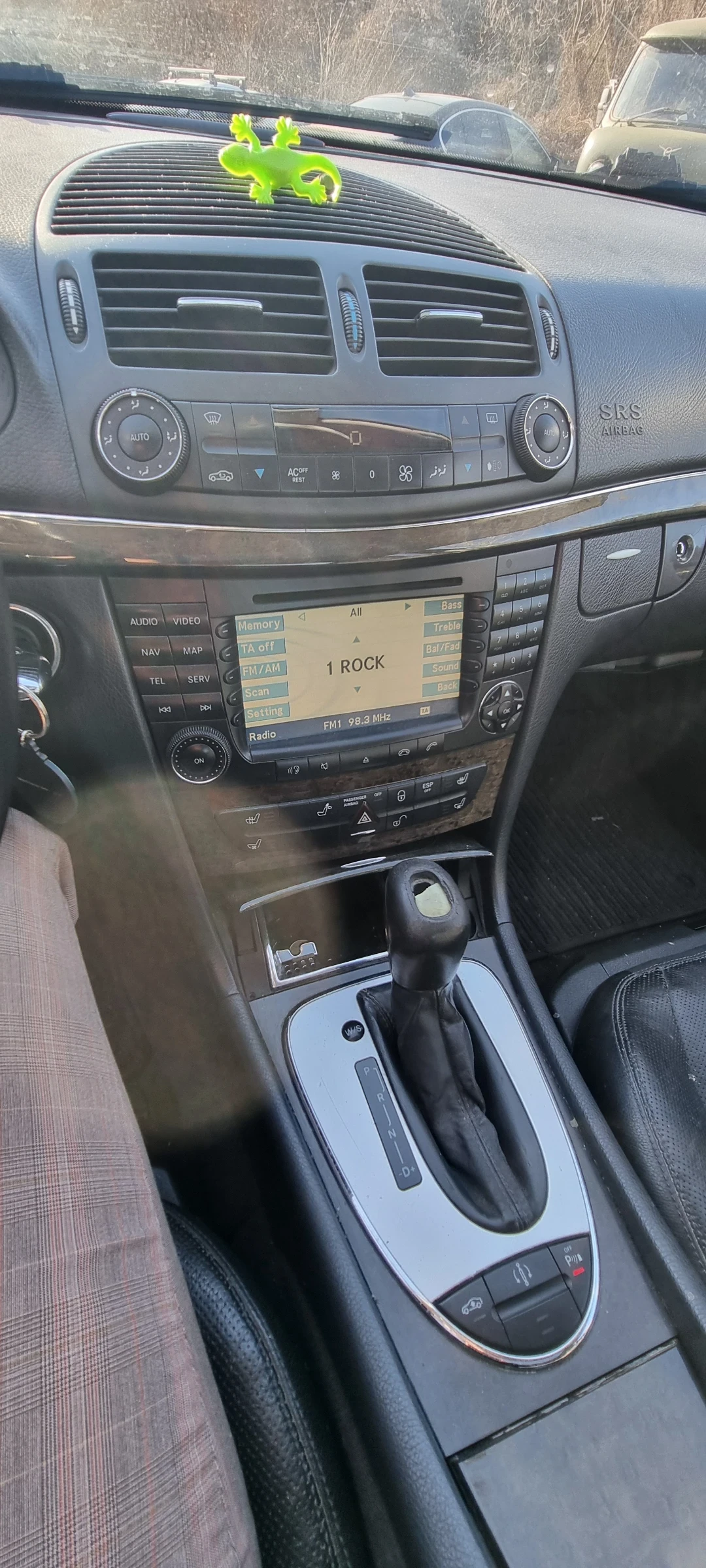 Mercedes-Benz E 320, снимка 12 - Автомобили и джипове - 53713038