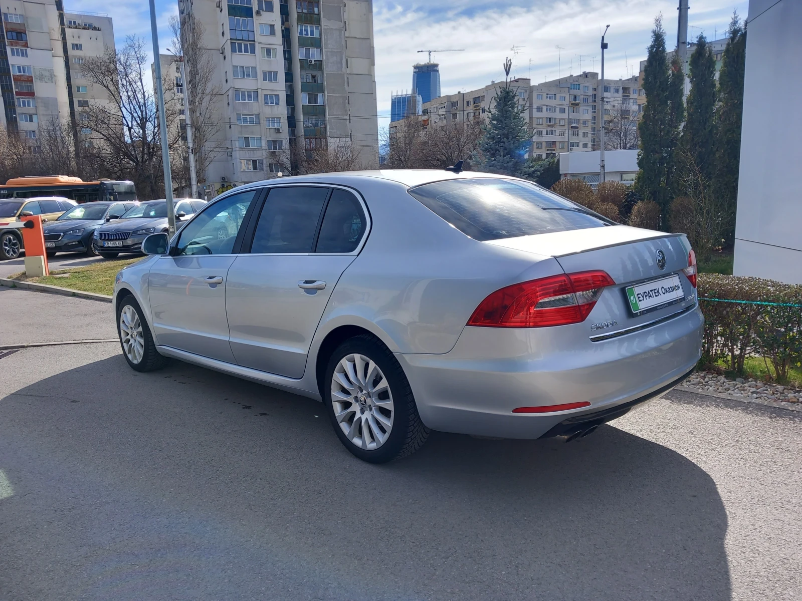 Skoda Superb 2.0TDI/6DSG, снимка 4 - Автомобили и джипове - 53784792