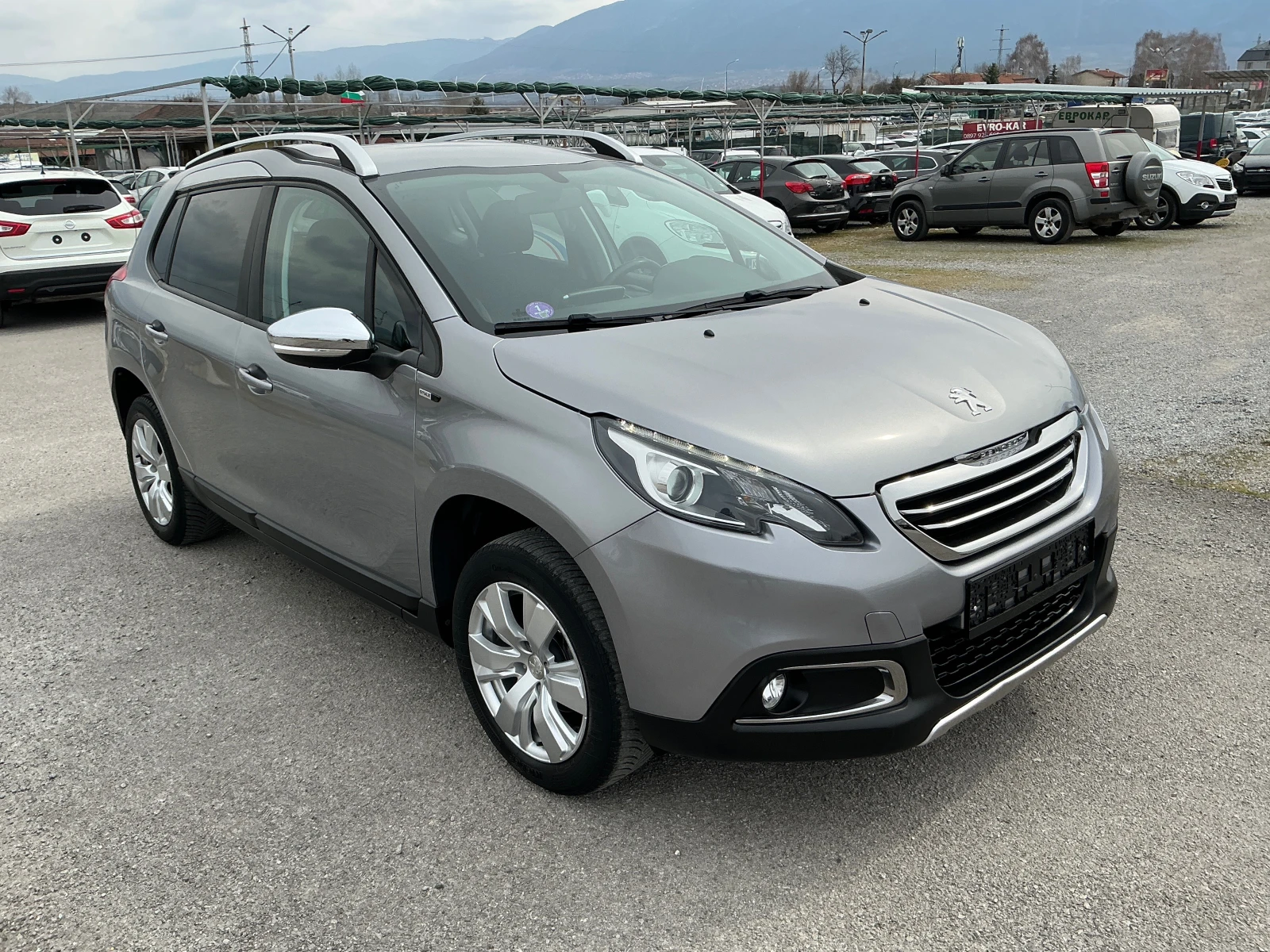 Peugeot 2008 1.2 i, снимка 2 - Автомобили и джипове - 53925511