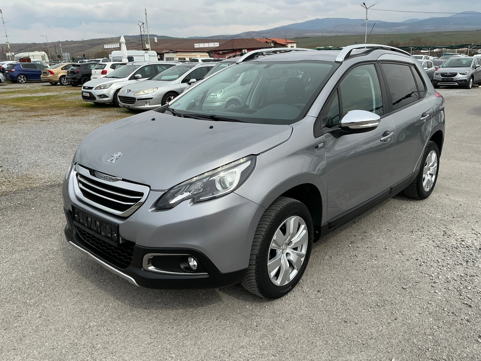 Peugeot 2008 1.2 i, снимка 3 - Автомобили и джипове - 53925511
