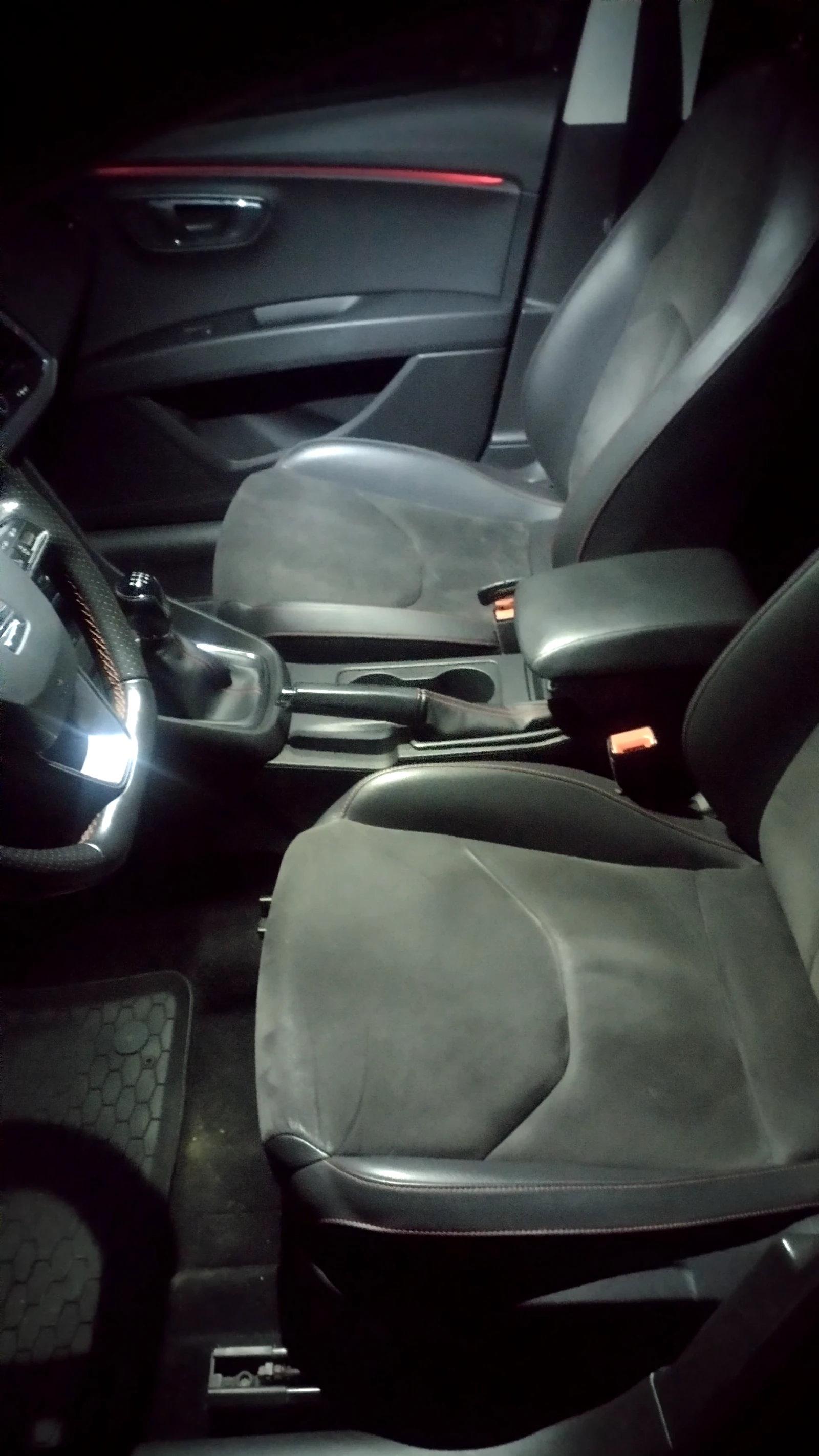 Seat Leon FR-Line /2.0 TDI, снимка 5 - Автомобили и джипове - 54152064