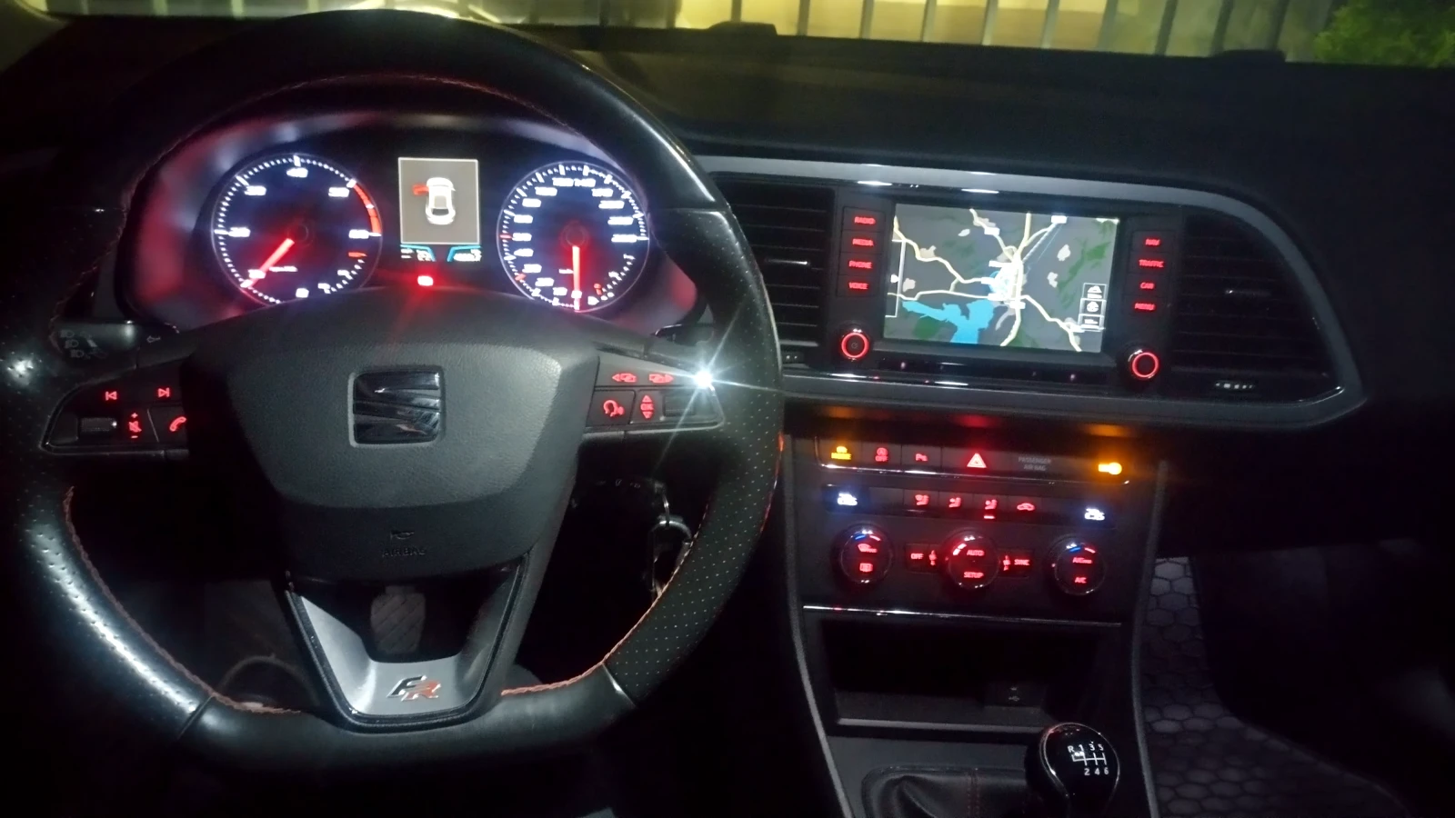 Seat Leon FR-Line /2.0 TDI, снимка 8 - Автомобили и джипове - 54152064