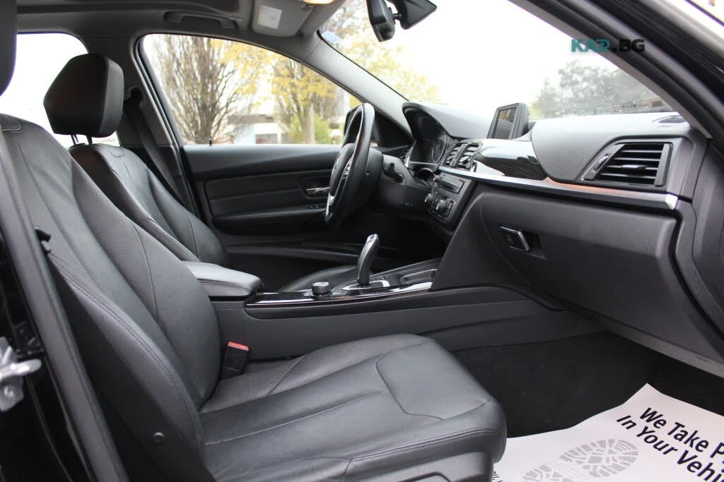 BMW 320 xDrive Sedan* АвтоКредит* (Цена до БГ) , снимка 10 - Автомобили и джипове - 54591345