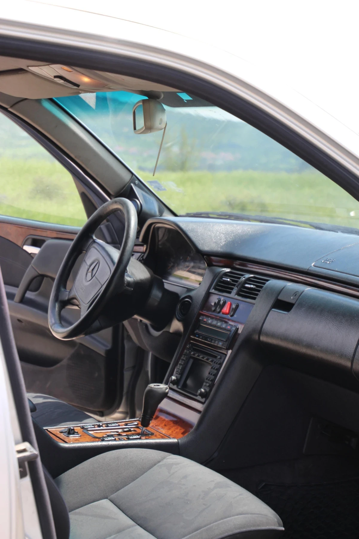 Mercedes-Benz E 300 | Mobile.bg � ����������� 13