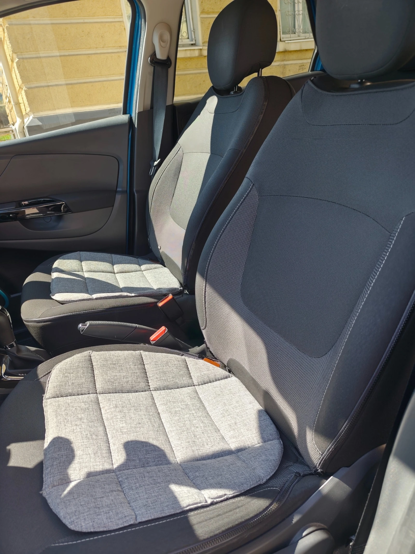 Renault Captur 1.2 Tce, снимка 13 - Автомобили и джипове - 54663992