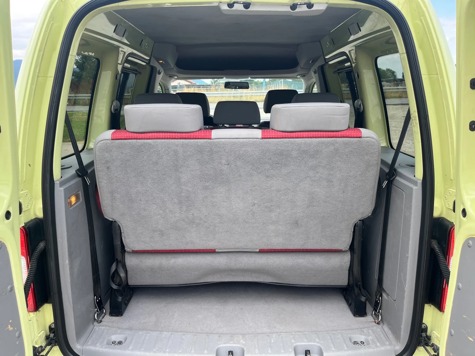 VW Caddy 2.0i-7места-МЕТАН-ИТАЛИЯ, снимка 16 - Автомобили и джипове - 55195742