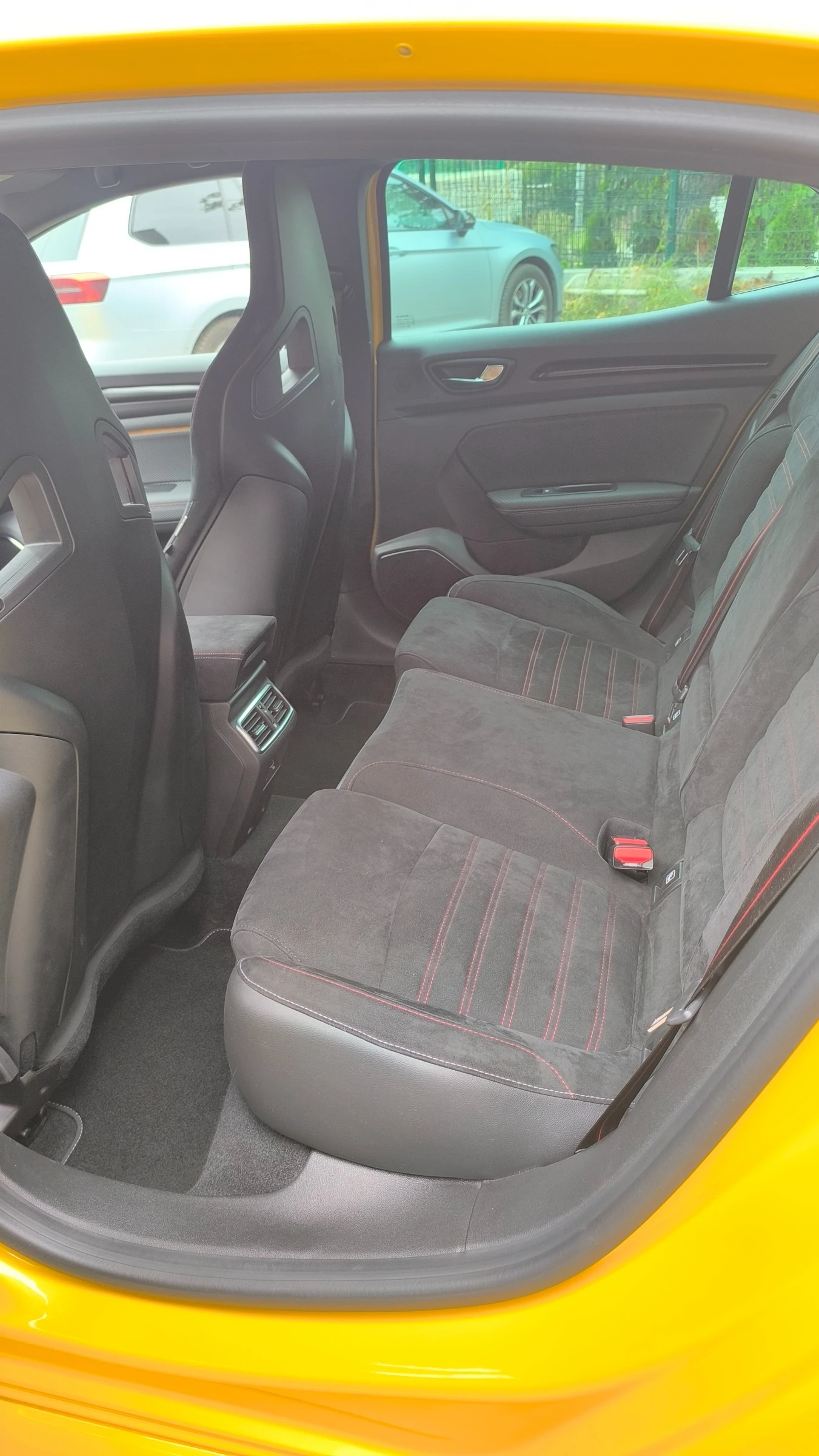 Renault Megane RS Trophy, снимка 15 - Автомобили и джипове - 55577651