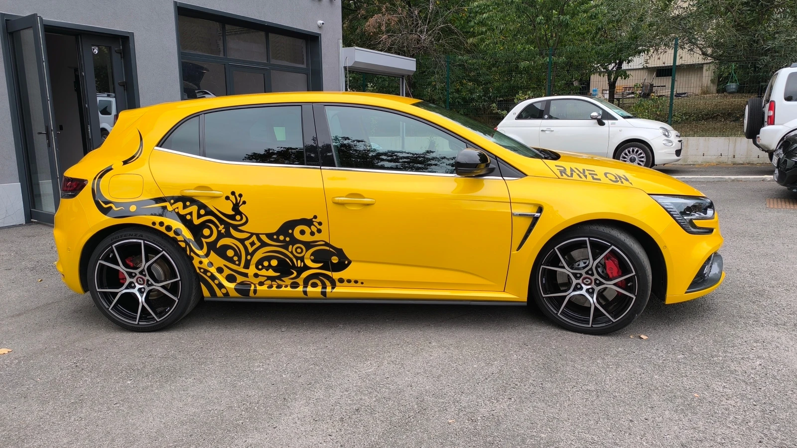 Renault Megane RS Trophy, снимка 3 - Автомобили и джипове - 55577651