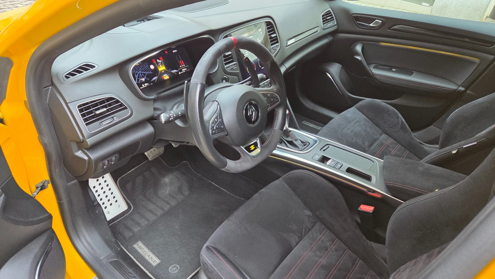 Renault Megane RS Trophy, снимка 10 - Автомобили и джипове - 55577651