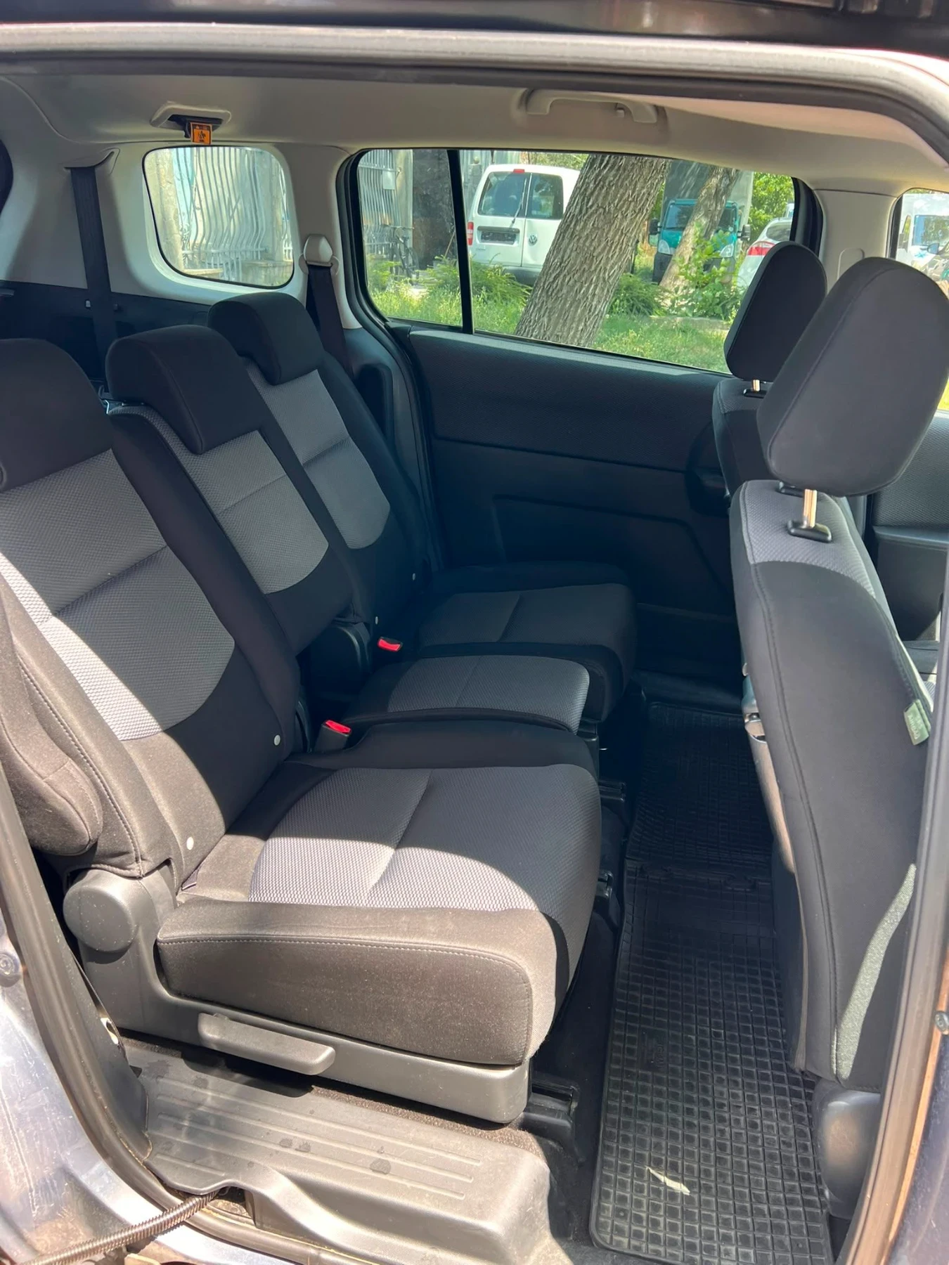 Mazda 5, снимка 11 - Автомобили и джипове - 55577809