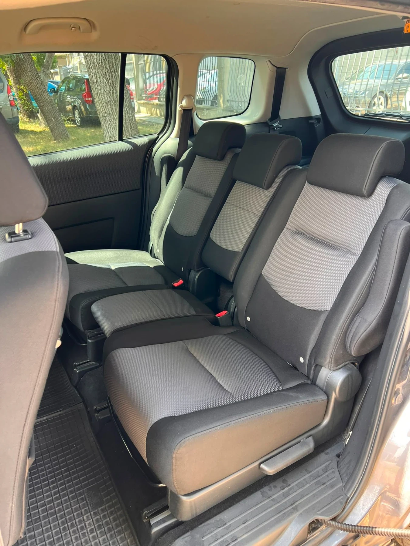 Mazda 5, снимка 12 - Автомобили и джипове - 55577809