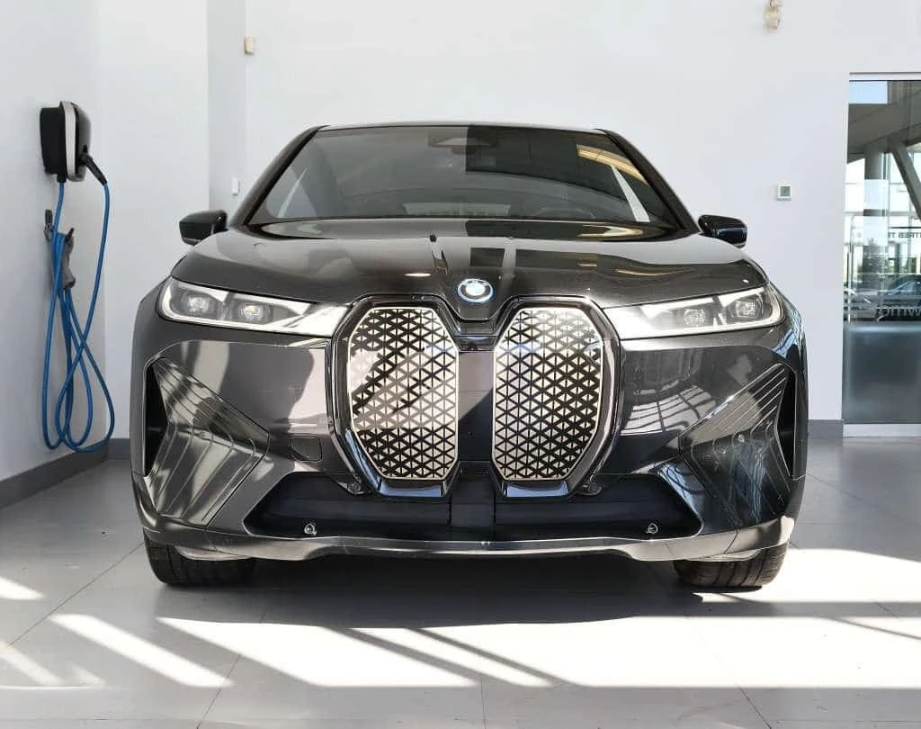 BMW iX / ЦЕНА ДО БЪЛГАРИЯ С ВСИЧКИ ТАКСИ /, снимка 2 - Автомобили и джипове - 56195557
