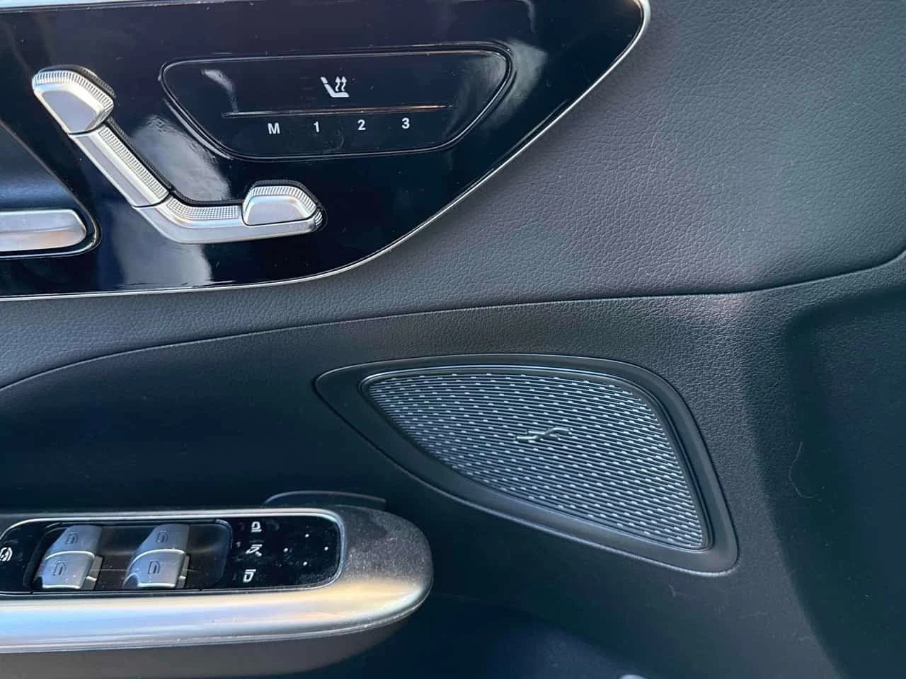Mercedes-Benz C 300 4MATIC | CARFAX | PANO | HUD | Blind Spot | Mobile.bg � ����������� 11