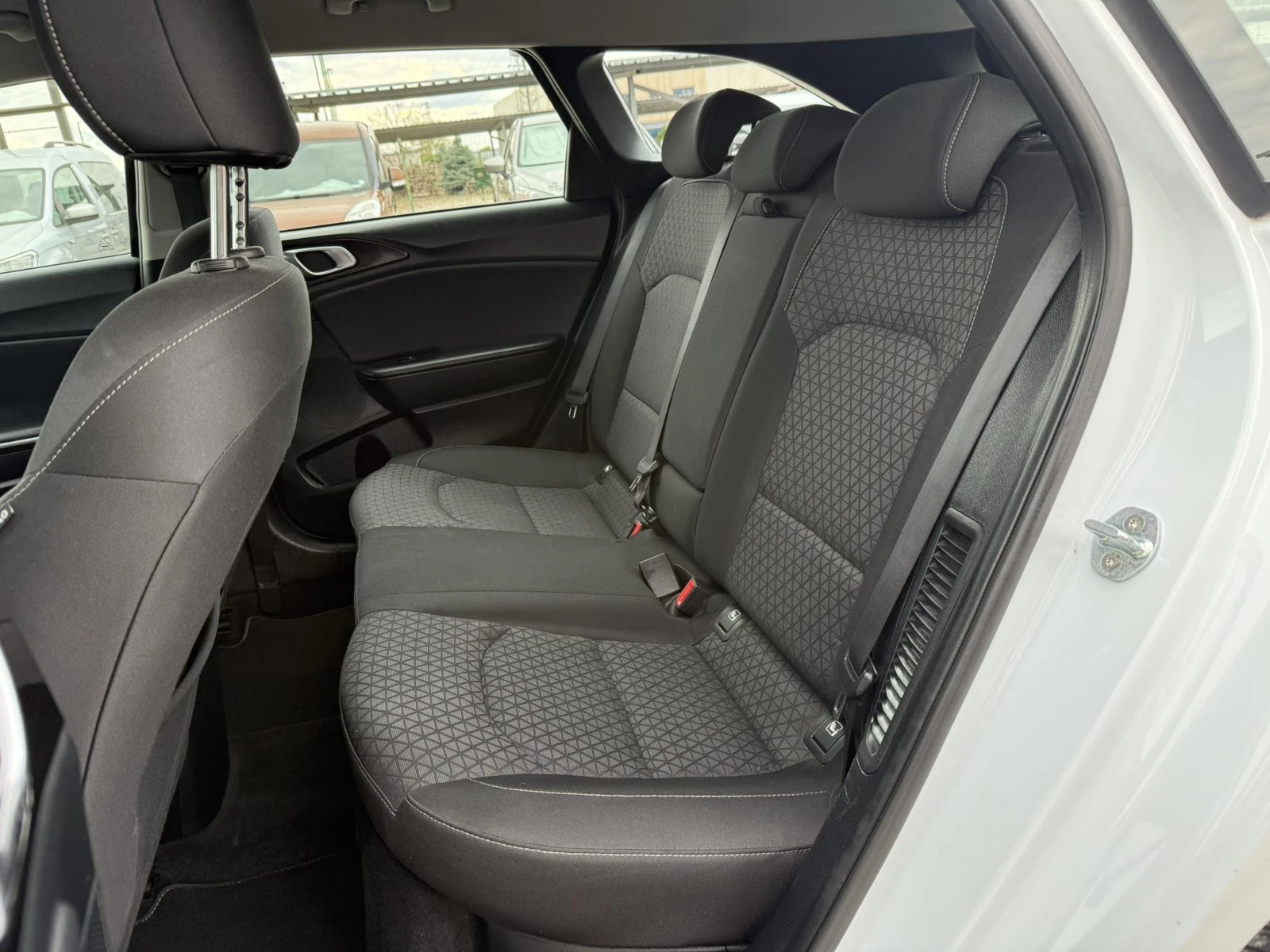 Kia Ceed 1.6 GDI PLUG IN HYBRID DYNAMIC | Mobile.bg � ����������� 15