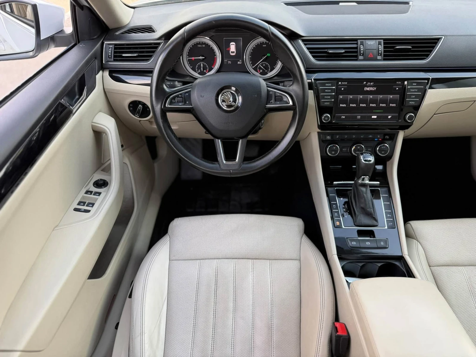 Skoda Superb 4x4 L&K 190kc, снимка 6 - Автомобили и джипове - 56589670