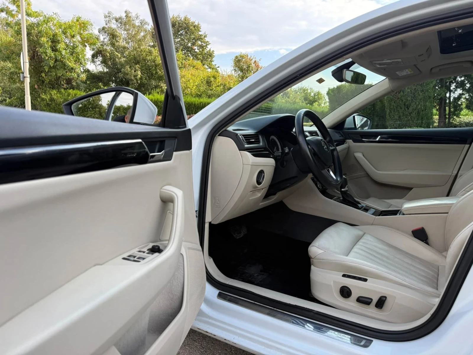 Skoda Superb 4x4 L&K 190kc, снимка 10 - Автомобили и джипове - 56589670