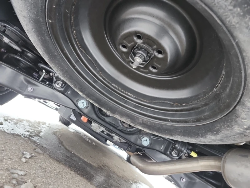 Toyota Highlander HYBRID XLE * * CARFAX * * АВТО КРЕДИТ * * , снимка 16 - Автомобили и джипове - 53282799