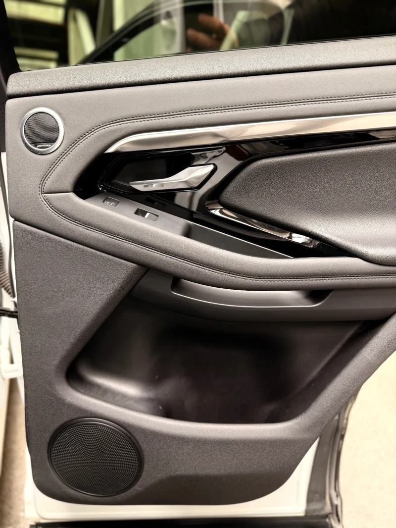 Land Rover Range Rover Evoque  R-Dynamic MHEV Hybrid , снимка 11 - Автомобили и джипове - 53556258