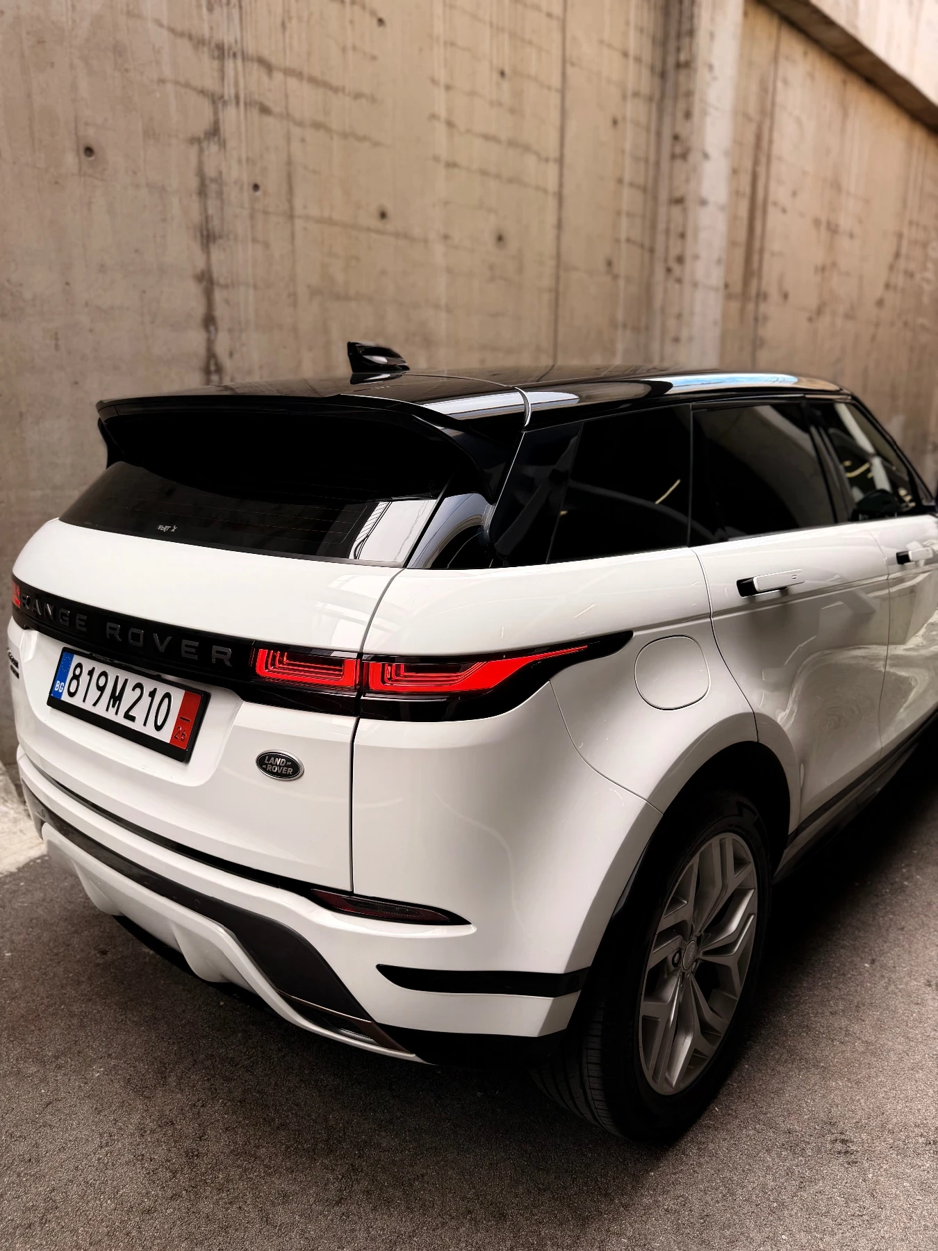 Land Rover Range Rover Evoque  R-Dynamic MHEV Hybrid  - изображение 3