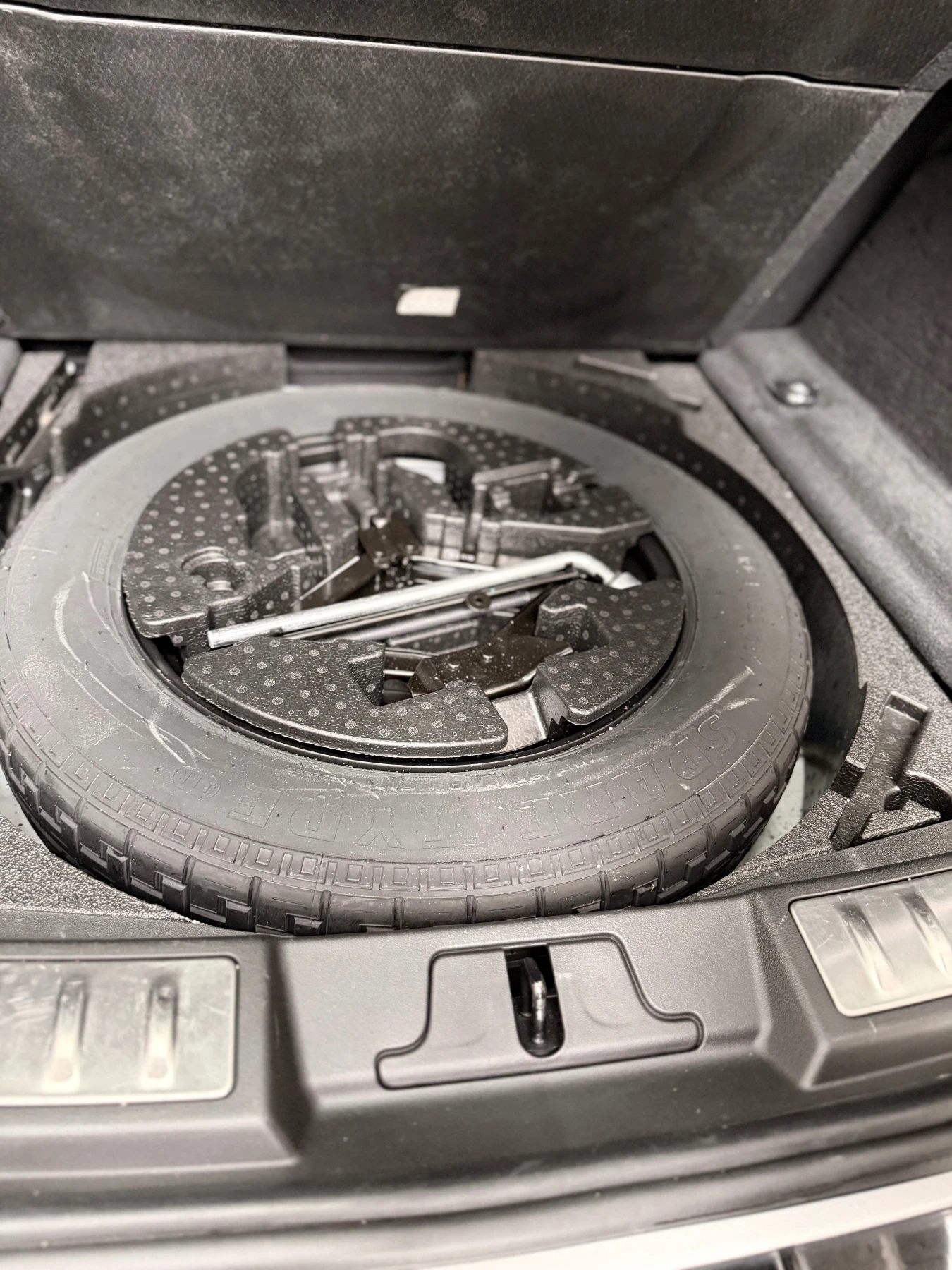 Land Rover Range Rover Evoque  R-Dynamic MHEV Hybrid , снимка 16 - Автомобили и джипове - 53921426