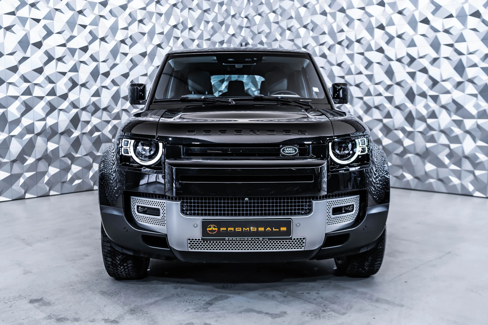 Land Rover Defender D250 HSE 7seats* Meridian, снимка 2 - Автомобили и джипове - 54069610