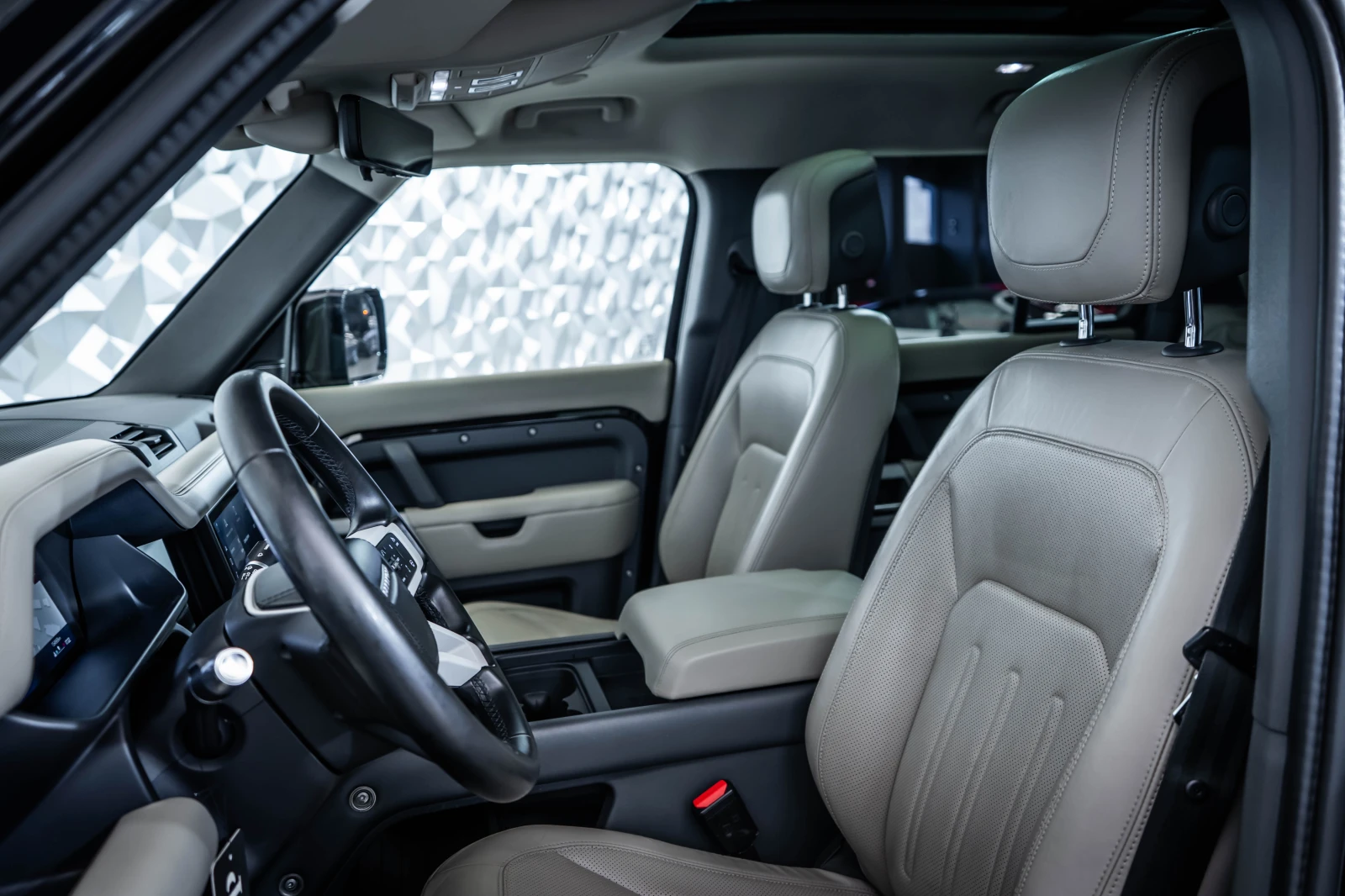 Land Rover Defender D250 HSE 7seats* Meridian, снимка 13 - Автомобили и джипове - 54069610