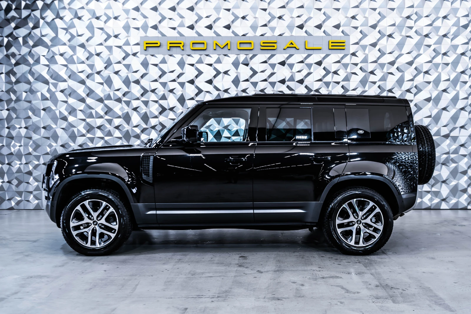 Land Rover Defender D250 HSE 7seats* Meridian, снимка 3 - Автомобили и джипове - 54069610