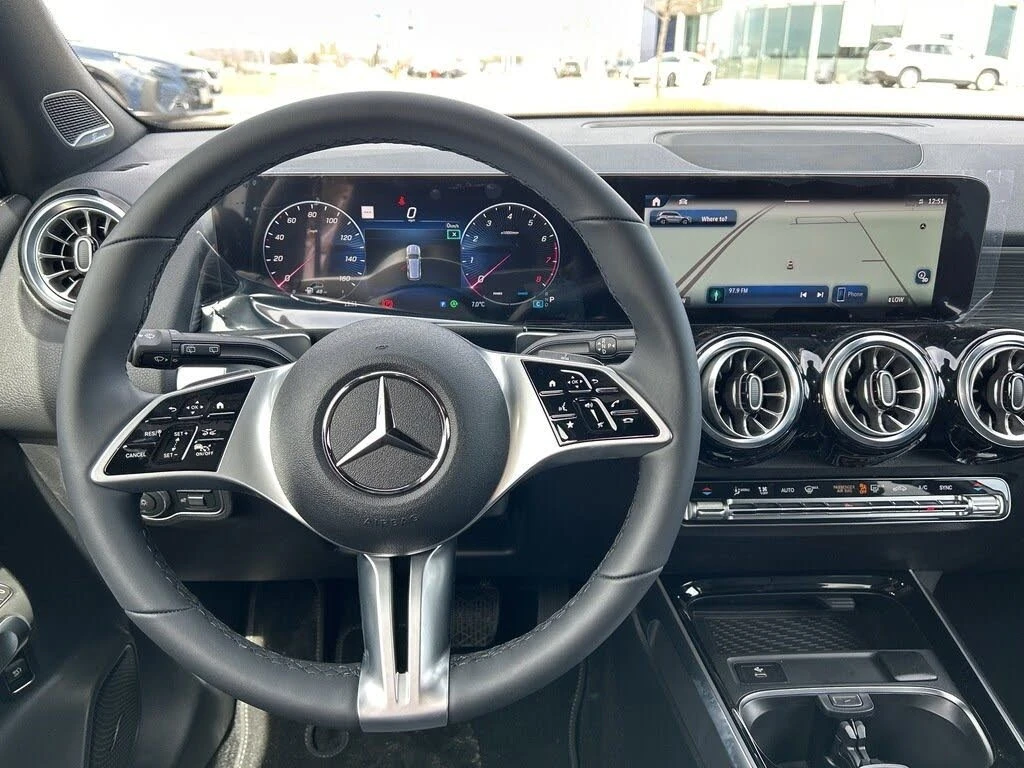 Mercedes-Benz GLB 4MATIC* АвтоКредит* (ЦЕНА ДО БГ), снимка 12 - Автомобили и джипове - 54217787