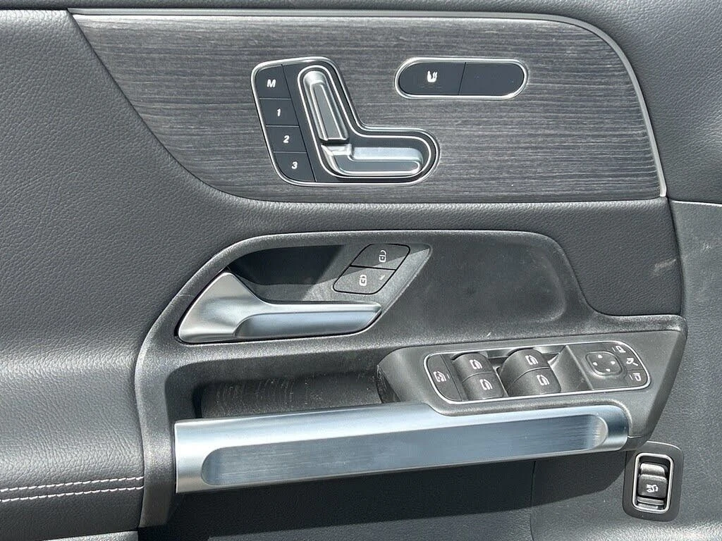 Mercedes-Benz GLB 4MATIC* АвтоКредит* (ЦЕНА ДО БГ), снимка 14 - Автомобили и джипове - 54217787