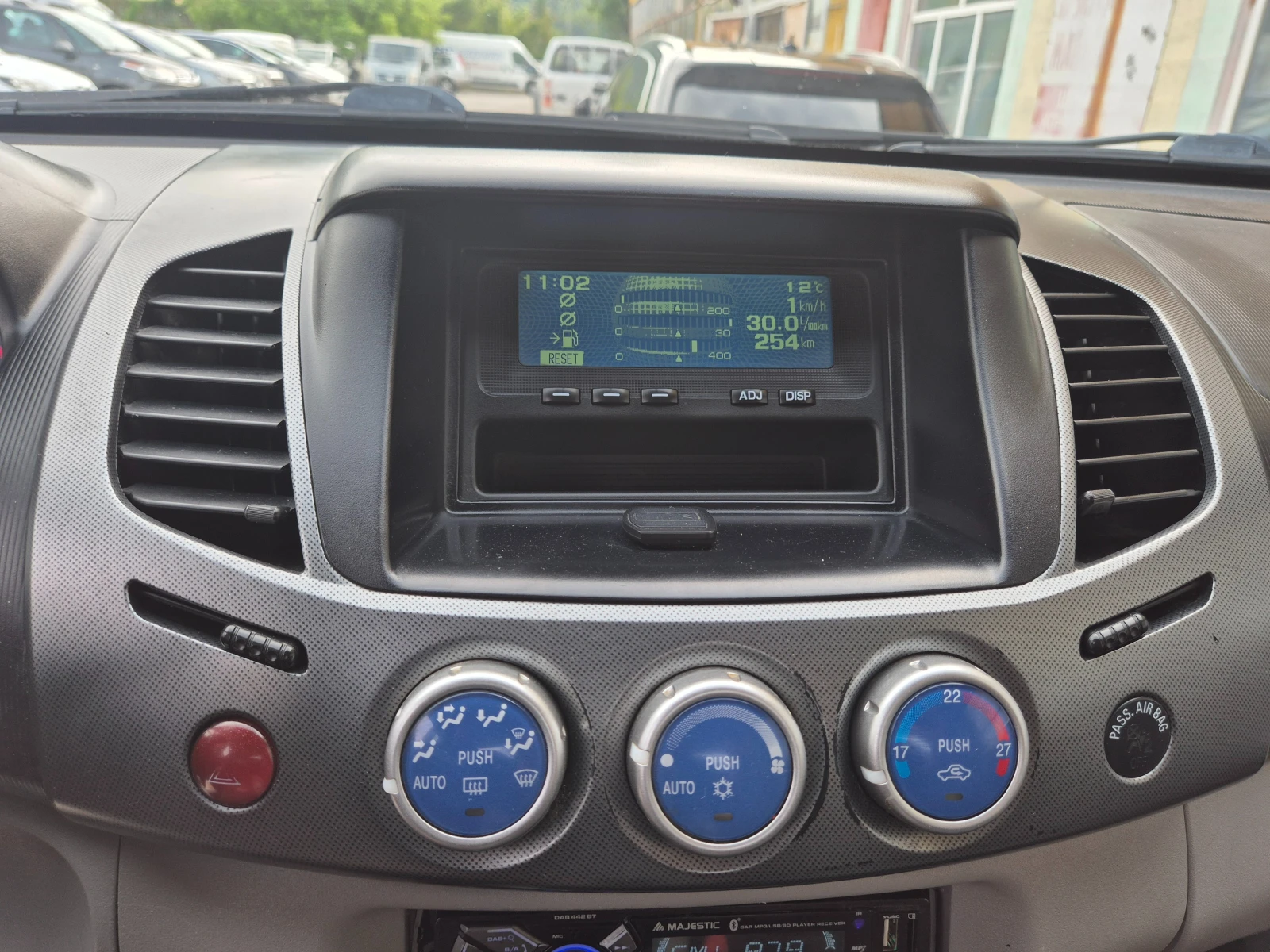 Mitsubishi L200 2.5TDI KLIMA ITSALY, снимка 15 - Автомобили и джипове - 54383082