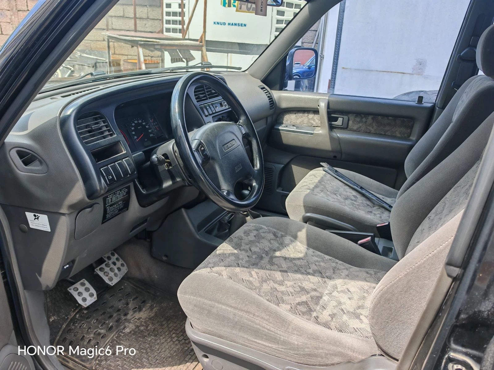 Isuzu Trooper 3.0 D, 160к.с., БЕЗ РЪЖДА, УНИКАТ, снимка 10 - Автомобили и джипове - 54668546