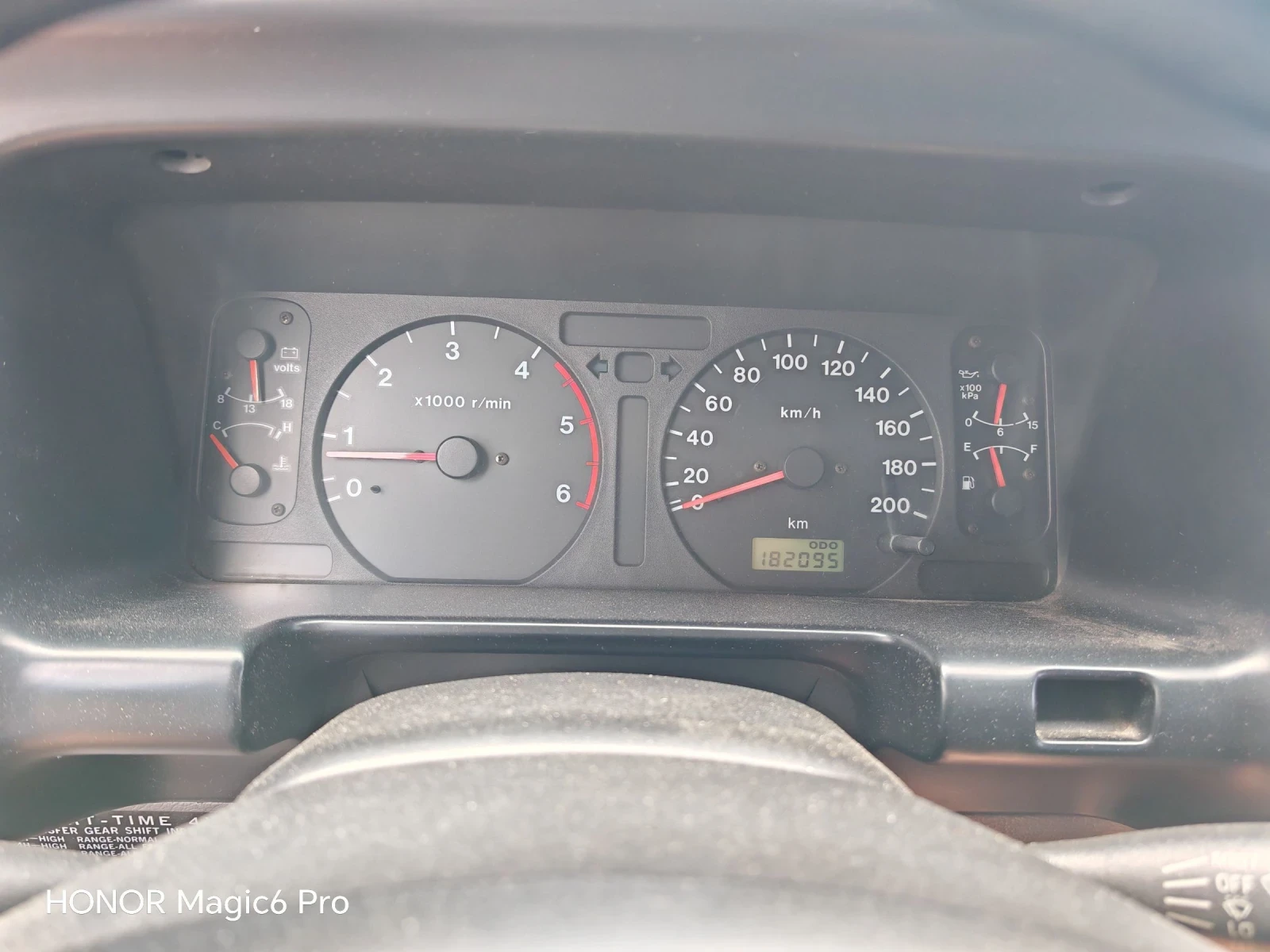 Isuzu Trooper 3.0 D, 160к.с., БЕЗ РЪЖДА, УНИКАТ, снимка 9 - Автомобили и джипове - 54668546