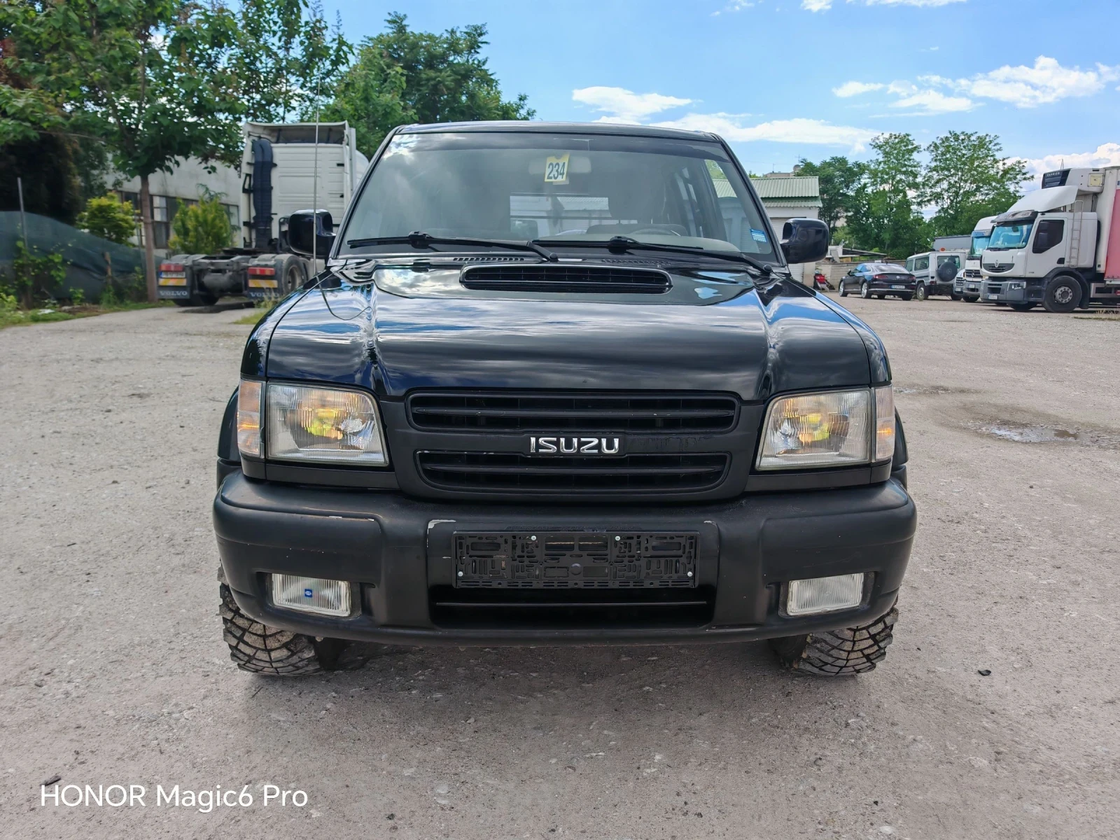 Isuzu Trooper 3.0 D, 160к.с., БЕЗ РЪЖДА, УНИКАТ, снимка 2 - Автомобили и джипове - 54668546