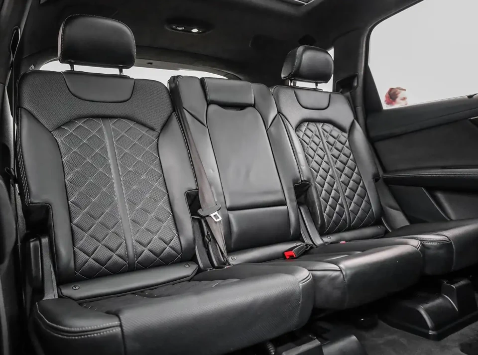 Audi SQ7 * Dynamic Pack* Massage* Обдух* Pano* 360* B&O* HU, снимка 9 - Автомобили и джипове - 55409003