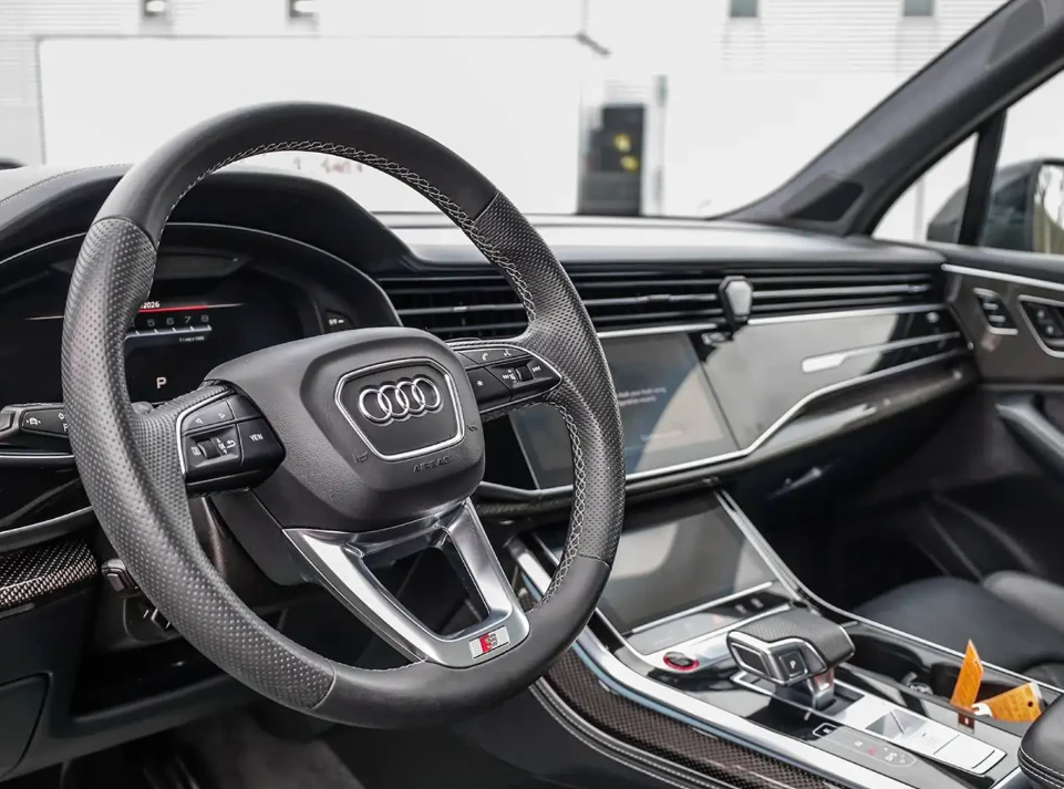 Audi SQ7 * Dynamic Pack* Massage* Обдух* Pano* 360* B&O* HU, снимка 6 - Автомобили и джипове - 55409003
