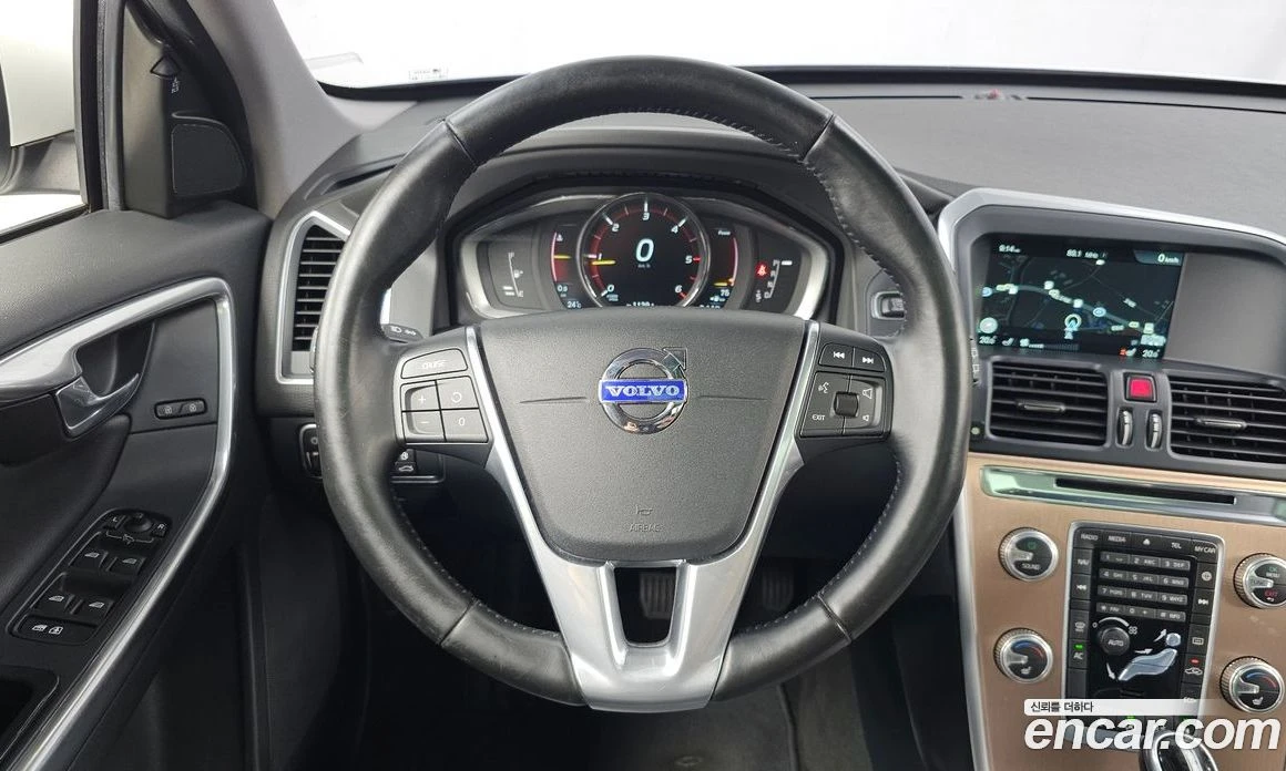 Volvo XC60 D3 1st, снимка 13 - Автомобили и джипове - 56123239